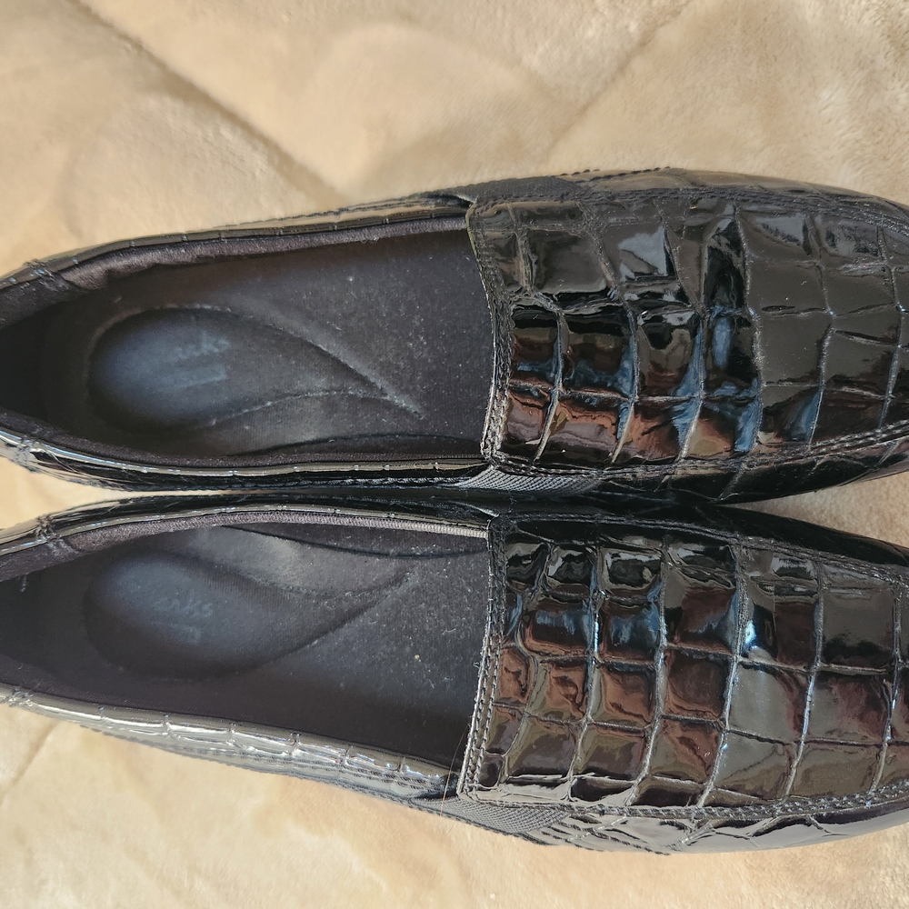 Clarks Black Textured Leather Flats